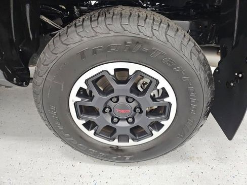 Used 2024 Toyota Tacoma TRD Off-Road w/ TRD Off Road Upgrade Package AWD/4WD image 11
