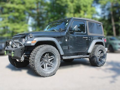 Used 2021 Jeep Wrangler Sport AWD/4WD image 3