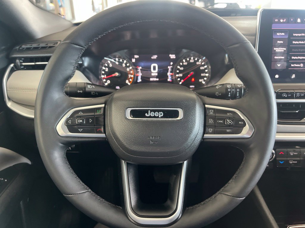 Used 2025 Jeep Compass Limited AWD/4WD image 42