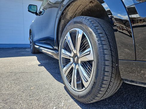 New 2025 Cadillac Escalade IQ Luxury 1 w/ Smart Trailering package image 8