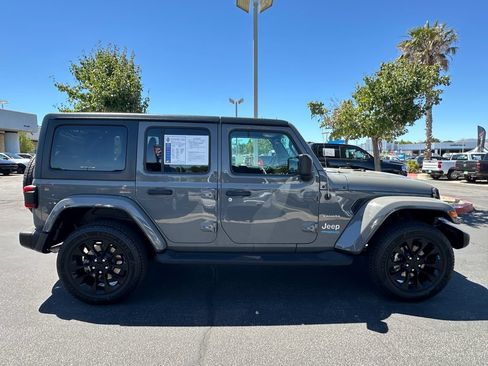 Used 2022 Jeep Wrangler Unlimited Sahara w/ Cold Weather Group AWD/4WD image 9