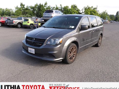 Used 2017 Dodge Grand Caravan SE FWD image 1