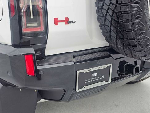 Used 2024 GMC Hummer EV 2X w/ Extreme Off-Road Package image 13