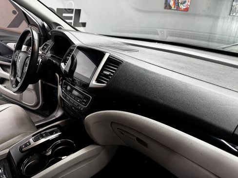 Used 2017 Honda Pilot Touring image 51