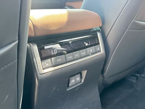 Used 2024 Lexus GX 550 w/ Accessory Package (2T) AWD/4WD image 36