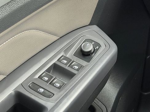 Used 2021 Volkswagen Atlas Cross Sport SE FWD image 19