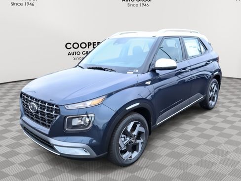 New 2026 Hyundai Venue SEL FWD image 3