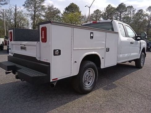 New 2026 Ford F250 XL w/ XL Chrome Package AWD/4WD image 3