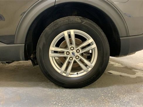 Used 2022 Ford Explorer XLT image 22