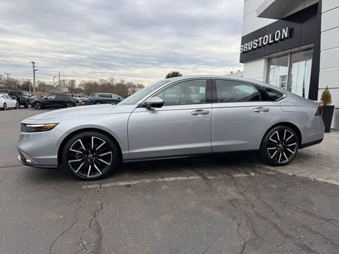 Used 2024 Honda Accord Touring image 7