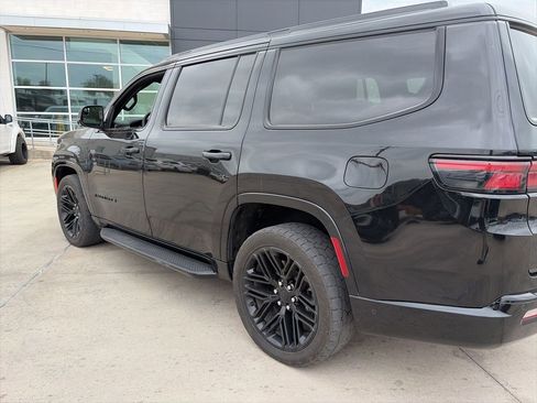 Used 2022 Jeep Wagoneer Series II image 9