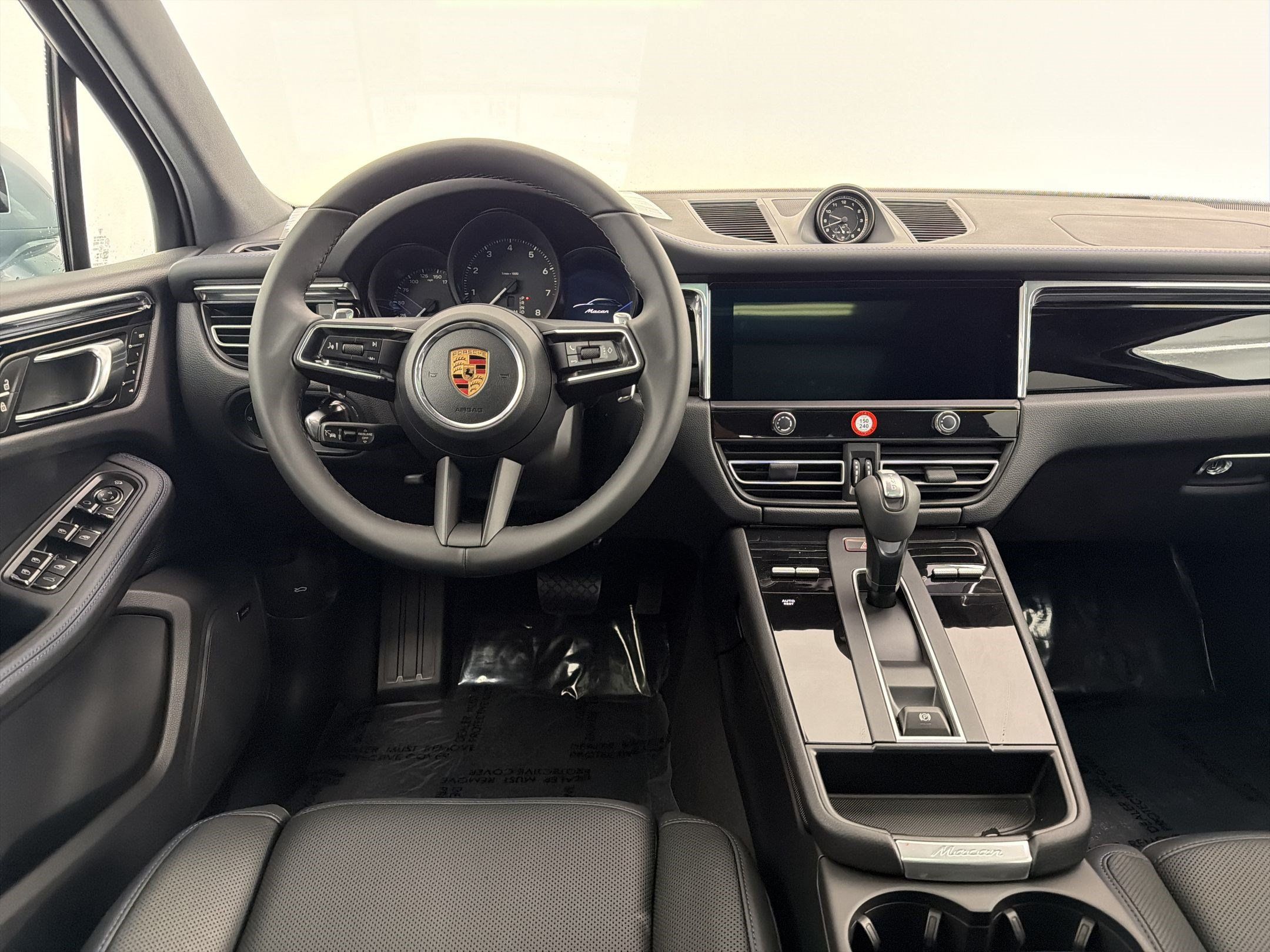Used 2026 Porsche Macan AWD/4WD image 25