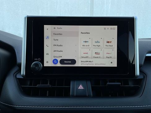 Used 2025 Toyota RAV4 XLE image 31