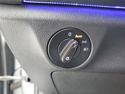 Used 2019 Volkswagen Jetta SEL w/ Cold Weather Package image 13