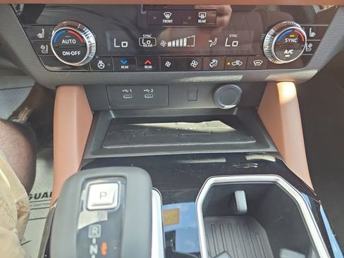 New 2025 Mitsubishi Outlander SEL image 23