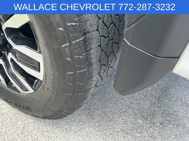 Used 2025 GMC Sierra 3500 Denali Ultimate AWD/4WD image 11