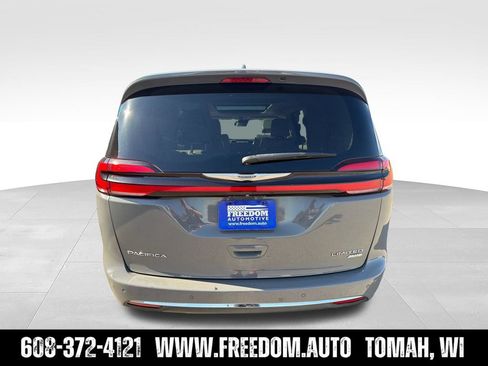 Used 2021 Chrysler Pacifica Limited w/ Premium & Safety Sphere Group AWD/4WD image 4