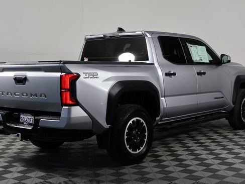 Used 2024 Toyota Tacoma TRD Off-Road image 4