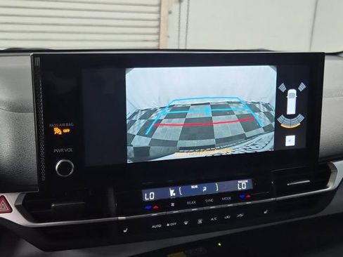 Used 2026 Toyota Sienna XLE image 30