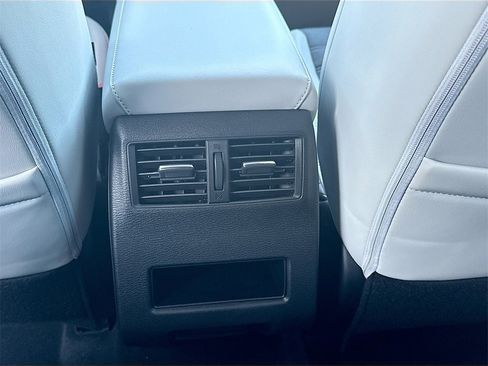 New 2026 Mitsubishi Outlander SE image 28