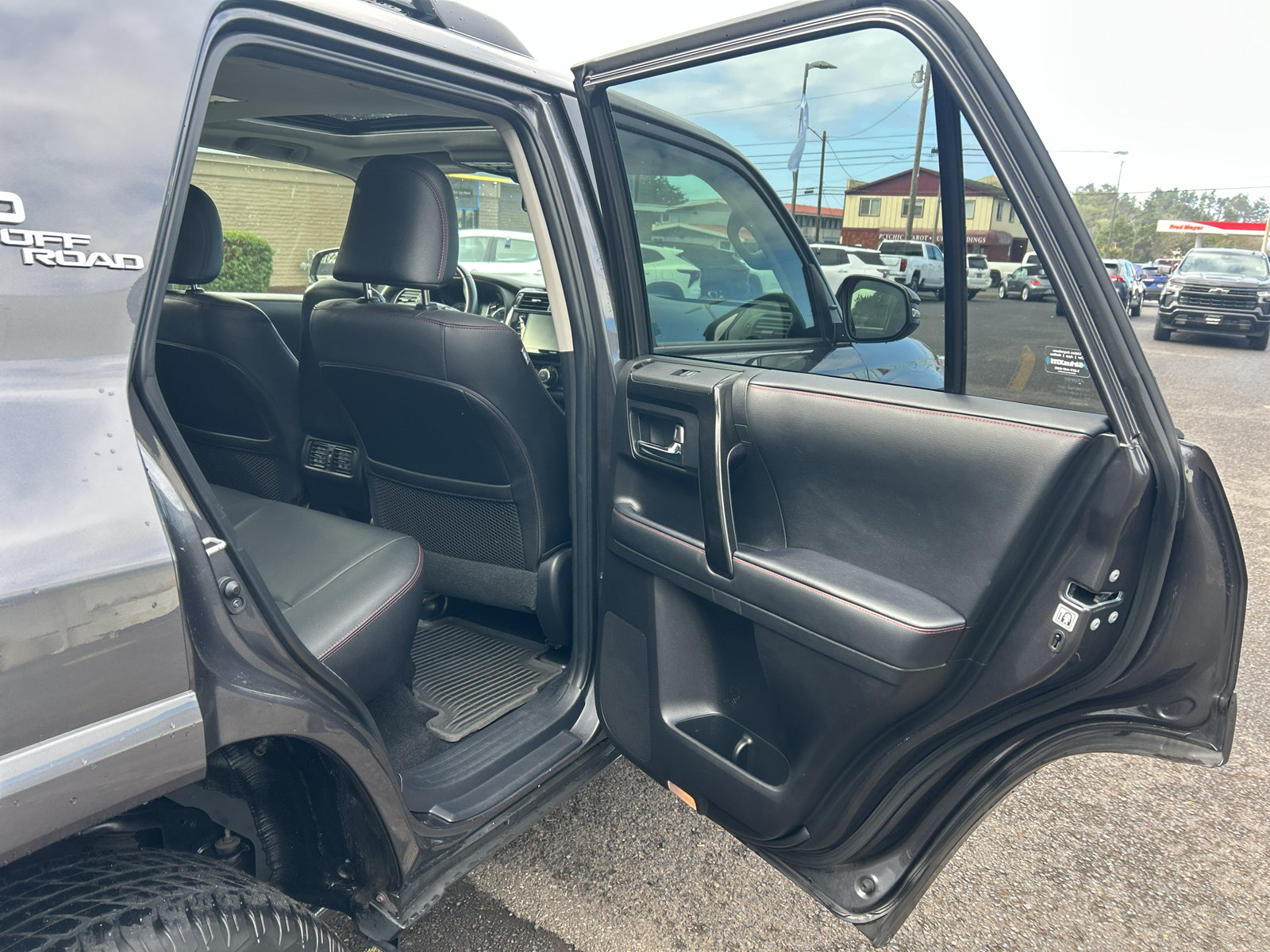 Used 2022 Toyota 4Runner TRD Off-Road Premium w/ Moonroof Package AWD/4WD image 26