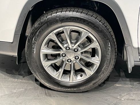 Used 2020 Jeep Cherokee Latitude Plus w/ Cold Weather Group image 35