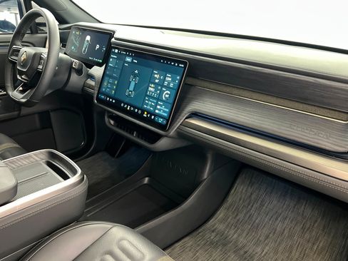 Used 2025 Rivian R1S Adventure Dual AWD/4WD image 25