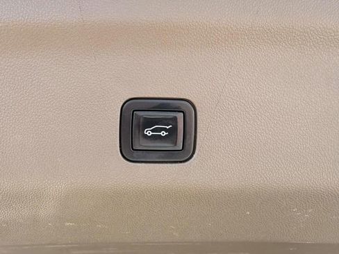 Certified 2021 GMC Yukon XL Denali w/ Denali Premium Package image 9