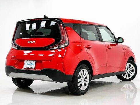 Used 2023 Kia Soul LX image 28