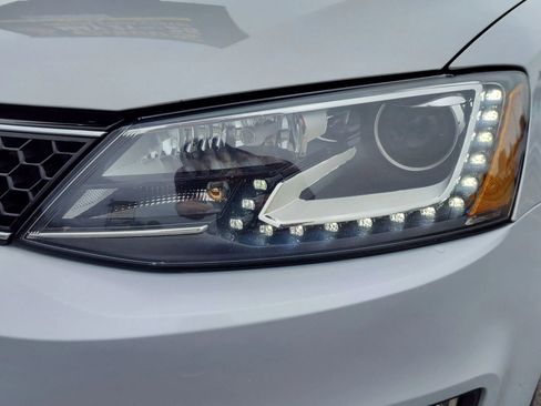 Used 2013 Volkswagen Jetta GLI Autobahn FWD image 11