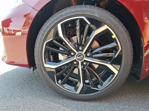 New 2025 Nissan Altima 2.5 SR w/ SR Premium Package image 4