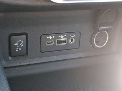 Used 2024 Nissan Sentra SV FWD image 24
