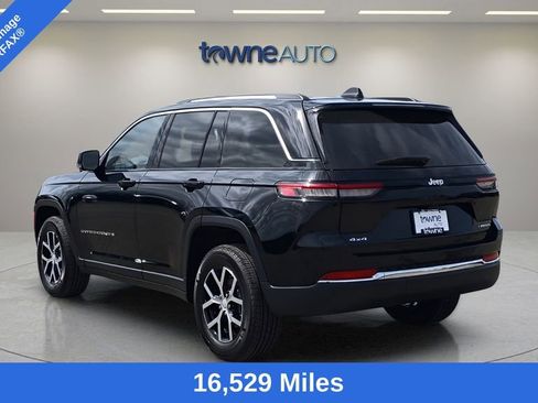 Used 2023 Jeep Grand Cherokee Limited AWD/4WD image 3