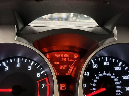 Used 2015 Nissan Juke SL FWD image 16