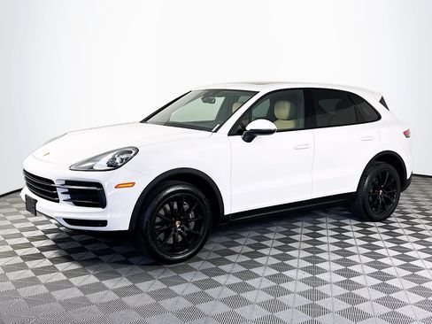Used 2023 Porsche Cayenne AWD/4WD image 4
