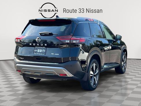 Used 2023 Nissan Rogue SL w/ SL Premium Package image 4