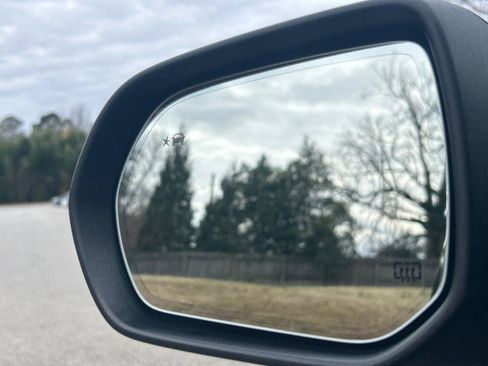 Used 2024 GMC Acadia Denali w/ Super Cruise Package image 15