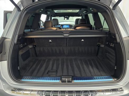 Used 2024 Mercedes-Benz GLS 450 4MATIC image 11