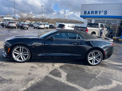 Used 2017 Chevrolet Camaro SS image 2