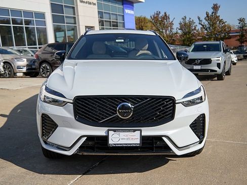 New 2026 Volvo XC60 B5 Plus w/ Protection Package Premier image 5