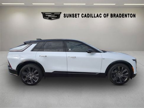 New 2026 Cadillac Lyriq Signature Sport w/ Nappa Leather Package image 3