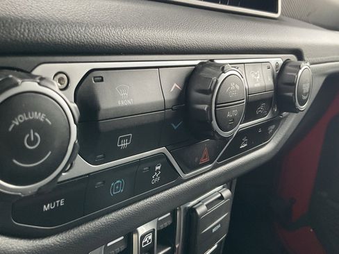 Used 2024 Jeep Wrangler Unlimited Rubicon 4xe image 9