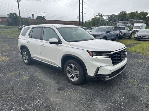 Used 2023 Honda Pilot EX-L image 2