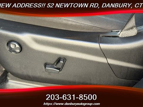 Used 2019 Jeep Grand Cherokee Laredo AWD/4WD image 11