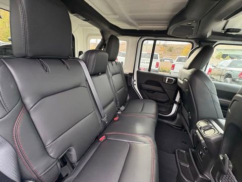 New 2026 Jeep Wrangler Unlimited Rubicon image 19
