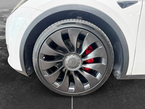 Used 2022 Tesla Model Y Performance AWD/4WD image 29