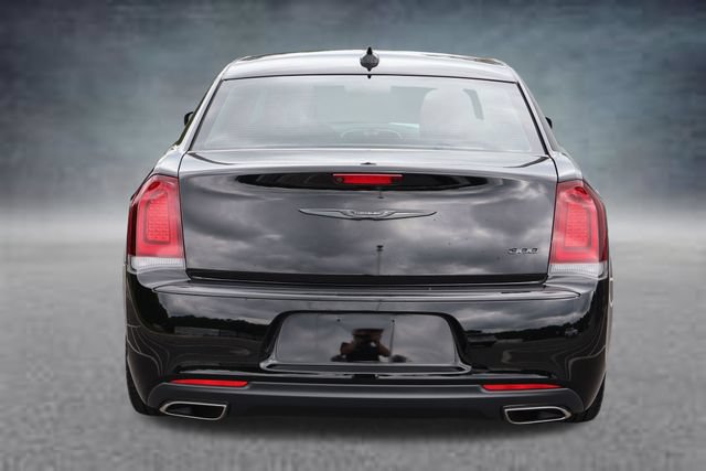 Used 2022 Chrysler 300 Touring w/ Sport Appearance Package RWD image 22