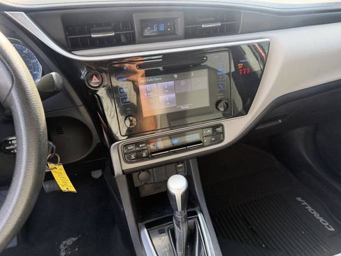 Used 2019 Toyota Corolla LE FWD image 16