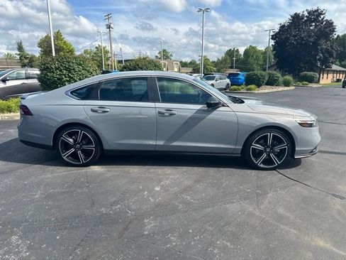 Used 2024 Honda Accord Sport image 3