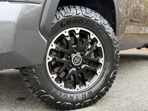 Used 2023 Toyota Tundra SR5 image 6